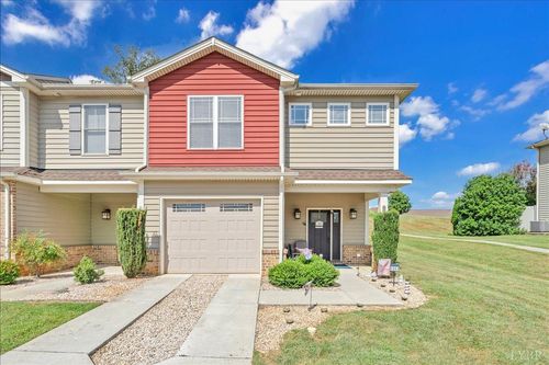 1069 Commonwealth Cir, Forest, VA, 24551-2459 | Card Image