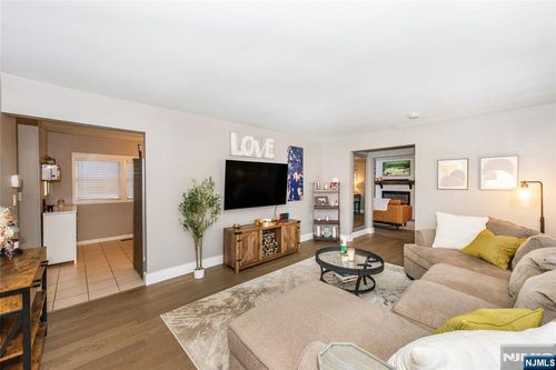 81 Bergen Dr, West Milford, NJ, 07480-1149 | Card Image