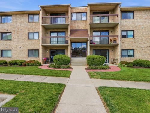 c3-3 Summit Hill Ct, Baltimore, MD, 21228-3805 | Card Image