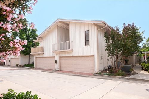 328 W 7th St, Claremont, CA, 91711-4313 | Card Image