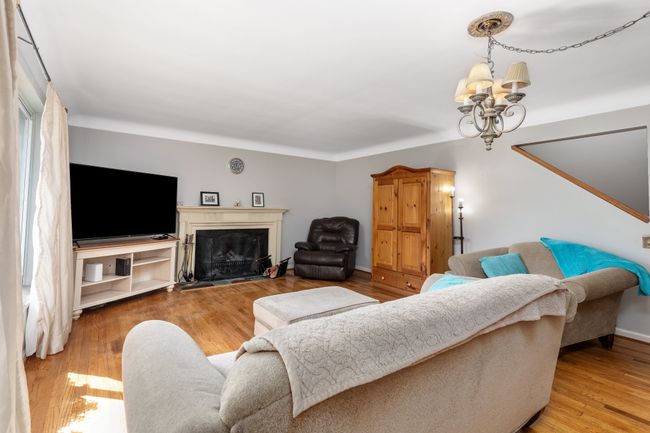 935 S Brys Dr, House other with 3 bedrooms, 3 bathrooms and null parking in Grosse Pointe Woods MI | Image 5