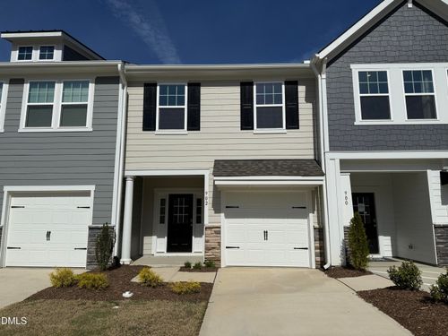 902 Kensley Grove Ln, Fuquay Varina, NC, 27526-3668 | Card Image