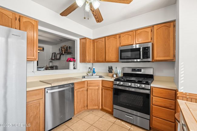 1-7 - 107 Wellington Ct, Condo with 2 bedrooms, 2 bathrooms and 1 parking in Manalapan NJ | Image 5