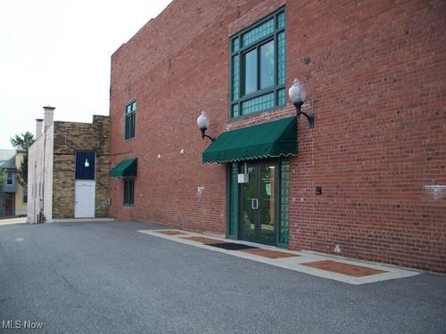 135 E Main St, Saint Clairsville, OH, 43950-1586 | Card Image