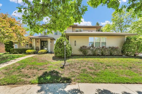 1801 Trails Dr, Urbana, IL, 61802-7081 | Card Image