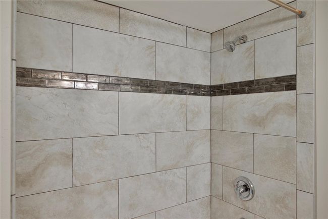 723 Leaflet Ln, House other with 5 bedrooms, 3 bathrooms and 2 parking in Spring TX | Image 34