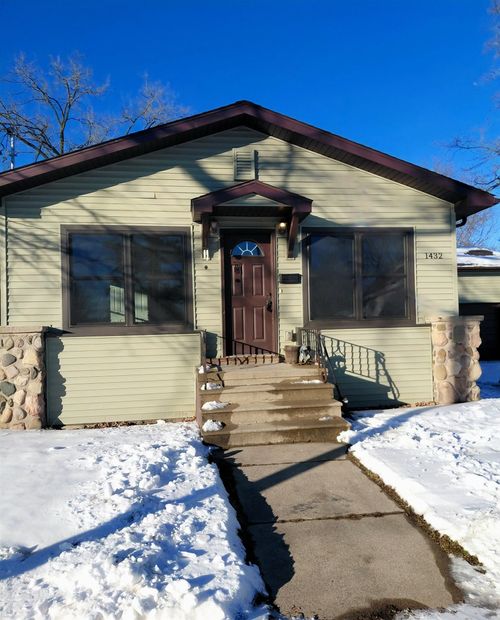 1432 Young St, Owosso, MI, 48867-3361 | Card Image