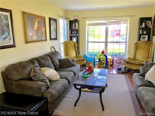 2790 Green Valley Dr, Ann Arbor, MI, 48103-9298 | Card Image