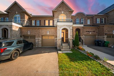 35 Merrybrook Trail, House attached with 3 bedrooms, 3 bathrooms and 2 parking in Brampton ON | Image 1