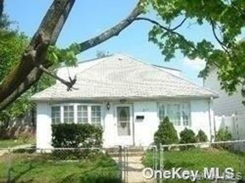 247 Oakley Ave, Elmont, NY, 11003-2533 | Card Image