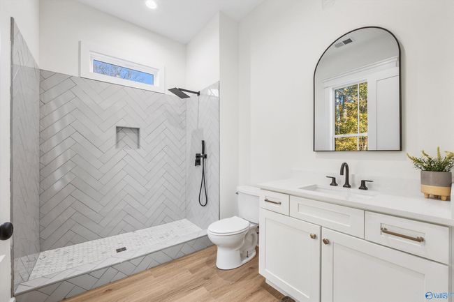 B - 2737 B Jeff Rd, House other with 4 bedrooms, 4 bathrooms and null parking in Harvest AL | Image 31
