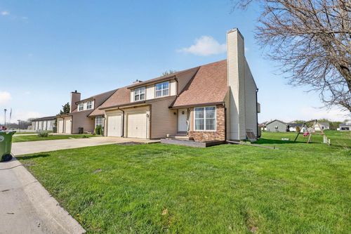 4707 Twin Pines Dr, Waterloo, IA, 50701-9300 | Card Image