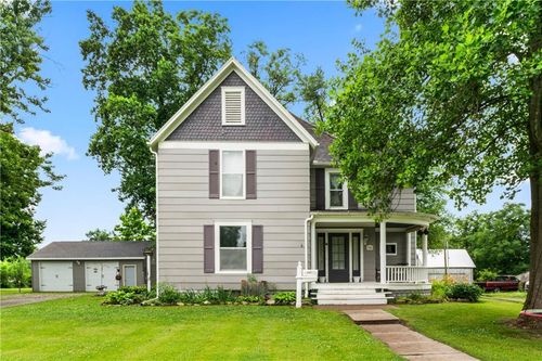 106 Washington St, Sweet Springs, MO, 65351-1433 | Card Image
