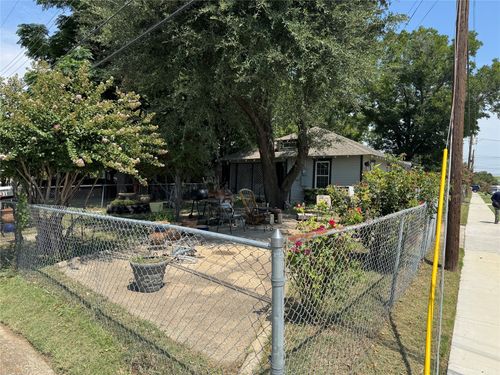 3831 Bernal Dr, Dallas, TX, 75212-1204 | Card Image