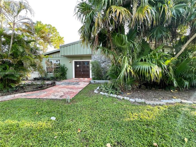 230 Ne 175 Th Ter, House other with 3 bedrooms, 2 bathrooms and null parking in North Miami Beach FL | Image 5