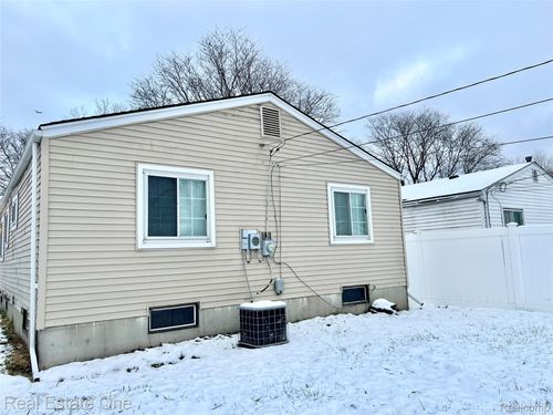 28943 Eton St, Westland, MI, 48186-5154 | Card Image