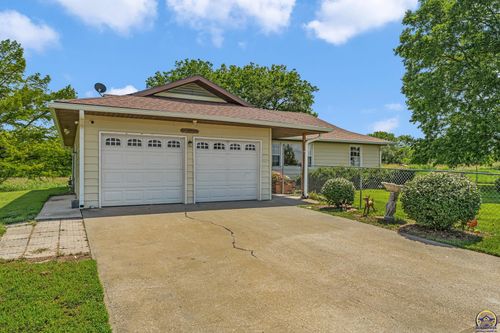 1609 N 1600 Rd, Lawrence, KS, 66044-9461 | Card Image