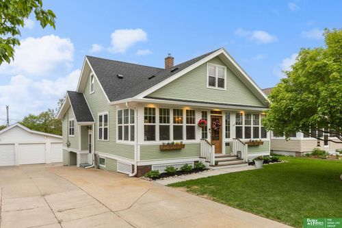 4657 Woolworth Ave, Omaha, NE, 68106-2053 | Card Image