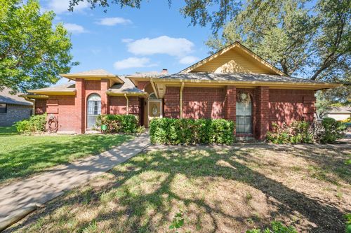 153 Sandlewood Ln, Burleson, TX, 76028-2566 | Card Image