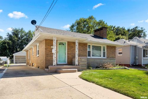 2400 W Callender Ave, West Peoria, IL, 61604-5419 | Card Image