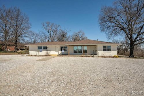 302-304-302 S Lincoln Dr, Troy, MO, 63379-2818 | Card Image