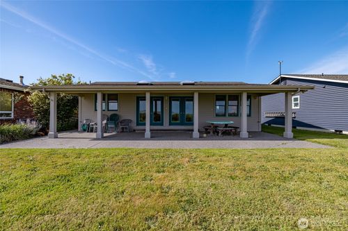 754 Livingston Bay Shore Dr, Camano Island, WA, 98282-8850 | Card Image