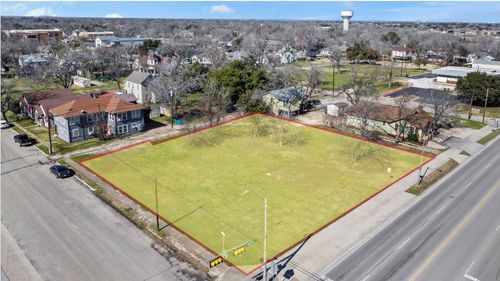 703 N Main St, Taylor, TX, 76574-3227 | Card Image