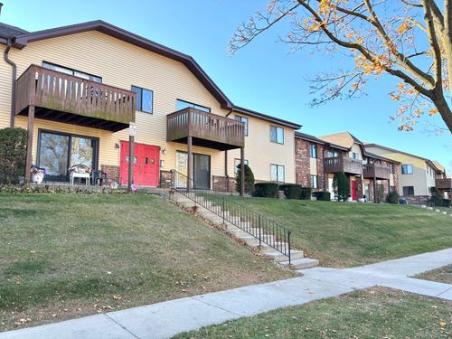 6011 W Port Ave, Milwaukee, WI, 53223-4126 | Card Image
