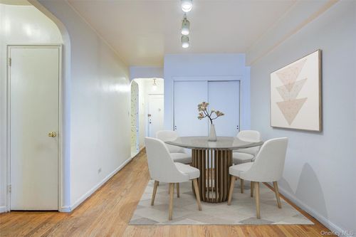 6j-67-87 Booth St, Forest Hills, NY, 11375-3122 | Card Image