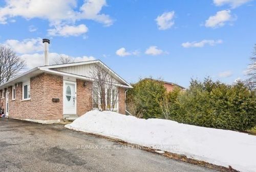 upper-45 Snowball Cres, Scarborough, ON, M1B1S5 | Card Image
