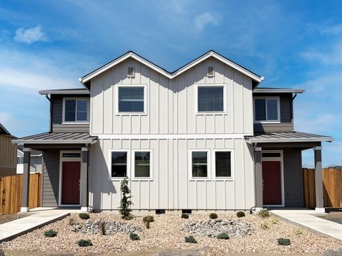 740 Nw Varnish Pl, Redmond, OR, 97756-2234 | Card Image