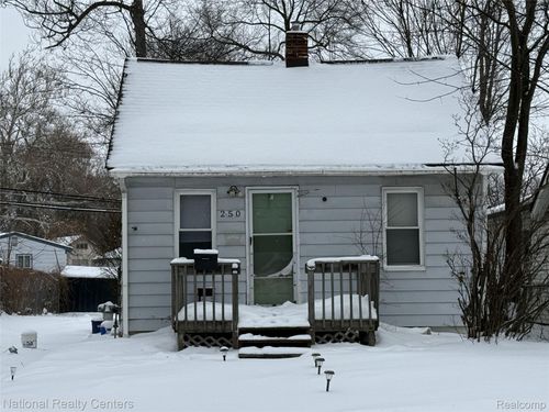 250 W Walton Blvd, Pontiac, MI, 48340-1167 | Card Image