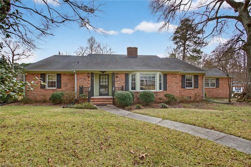 323 Sherwood Dr, Suffolk, VA, 23434-6632 | Card Image