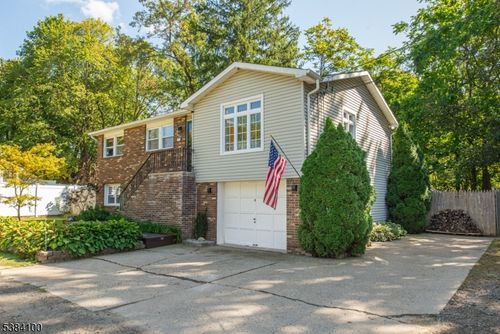 4 Ikes Ln, Netcong, NJ, 07857-1008 | Card Image