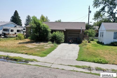 385 Tendoy Dr, Idaho Falls, ID, 83401-4137 | Card Image