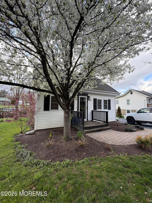 1 Riverside Rd, Hewitt, NJ, 07421-1529 | Card Image