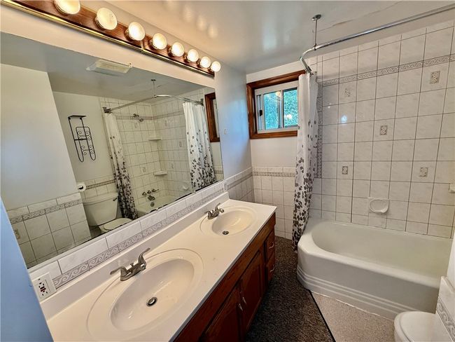 123 - 121 4 Th Ave, House other with 4 bedrooms, 3 bathrooms and 2 parking in Scottdale PA | Image 28