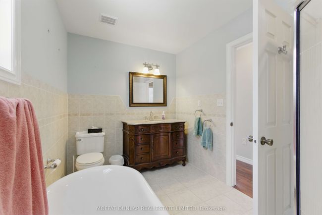 248542 5 Sideroad, House other with 4 bedrooms, 3 bathrooms and 12 parking in Mono ON | Image 7