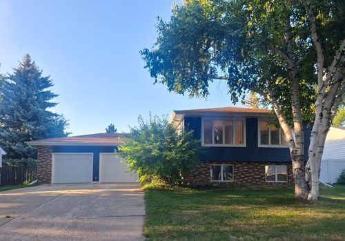 815 18th Ave Ne, ABERDEEN, SD, 57401-1456 | Card Image