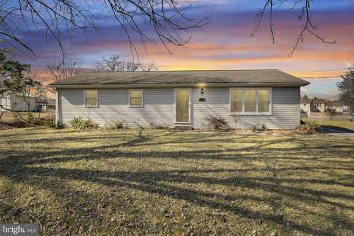 219 Marion Ave, CARLISLE, PA, 17013-1139 | Card Image