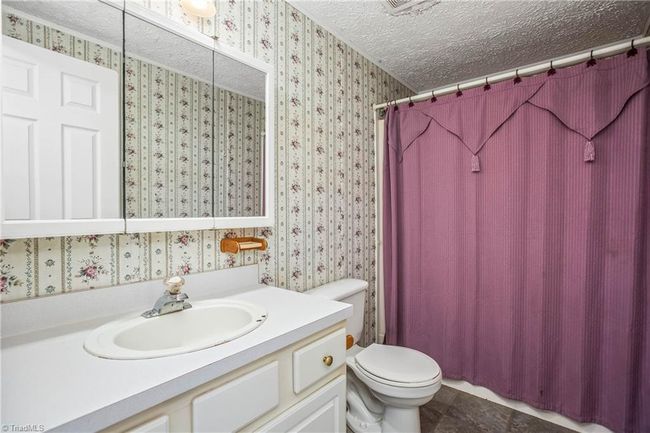 195 Old Barrett Rd, House other with 2 bedrooms, 2 bathrooms and null parking in Ennice NC | Image 7
