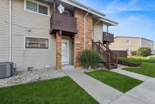 251-7932 164th Ct, Tinley Park, IL, 60477-1446 | Card Image