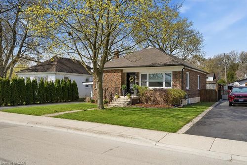 31 Cameron Avenue, Dundas, ON, L9H1P6 | Card Image