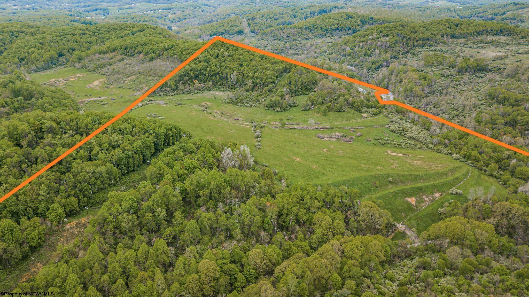 Land in Maidsville