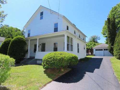 32 Valley St, Adams, MA, 01220-1609 | Card Image