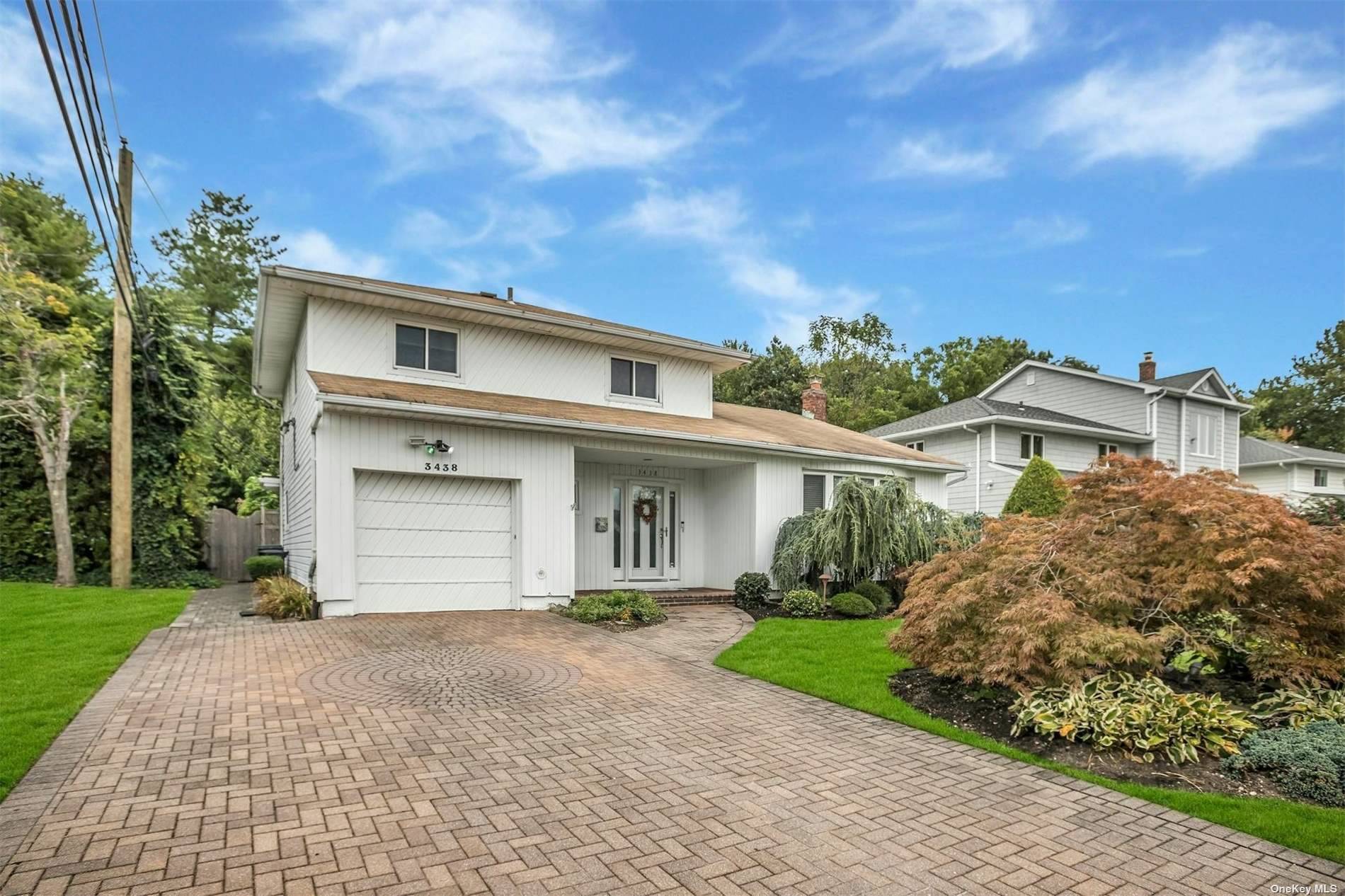 Beltagh Ave, Wantagh, NY 11793