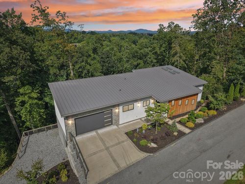 55 Laurel Spring Ln, Hendersonville, NC, 28739-0130 | Card Image