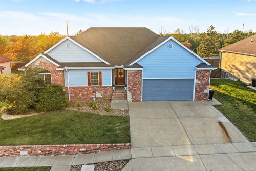 2208 Brookefield Dr, Salina, KS, 67401-3986 | Card Image