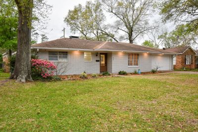 165 Manor, House other with 3 bedrooms, 2 bathrooms and null parking in Beaumont TX | Image 2