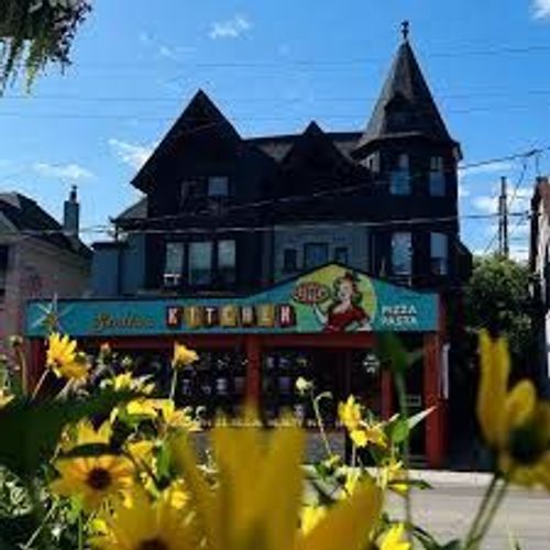 182 Dupont St, Toronto, ON, M5R2E6 | Card Image